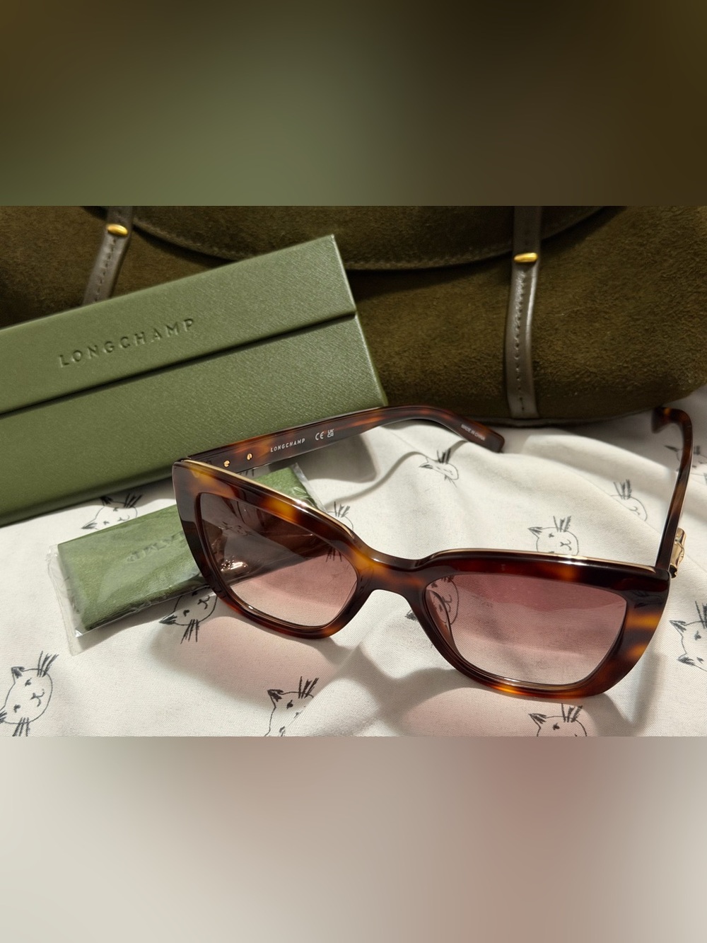 NIB Longchamp Tortoiseshell Cat-Eye Sunglasses with Gold metal accent